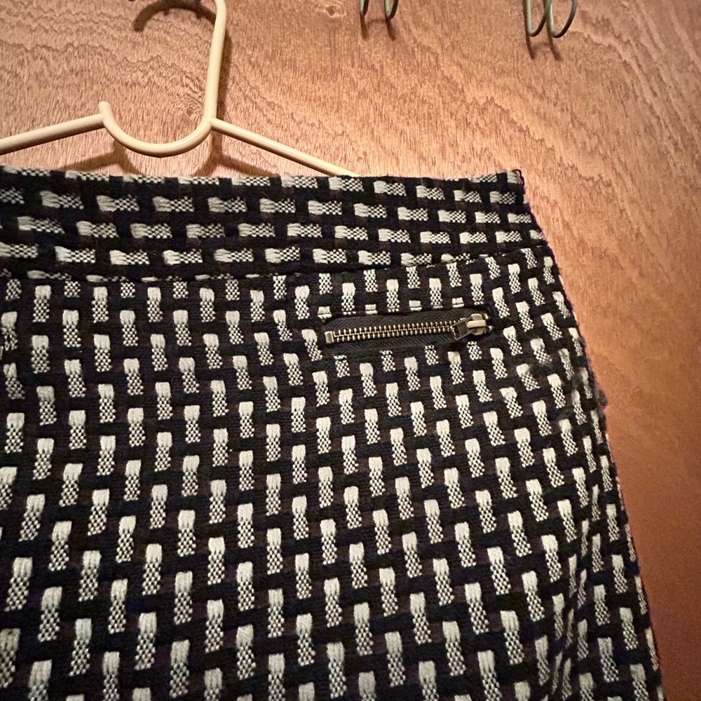 LOFT Black and White Textured Mini Skirt - Picture 4 of 7